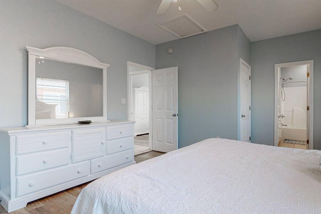 Eye-Catching Property W/ Picturesque Coastal Views Gulf Shores Luaran gambar