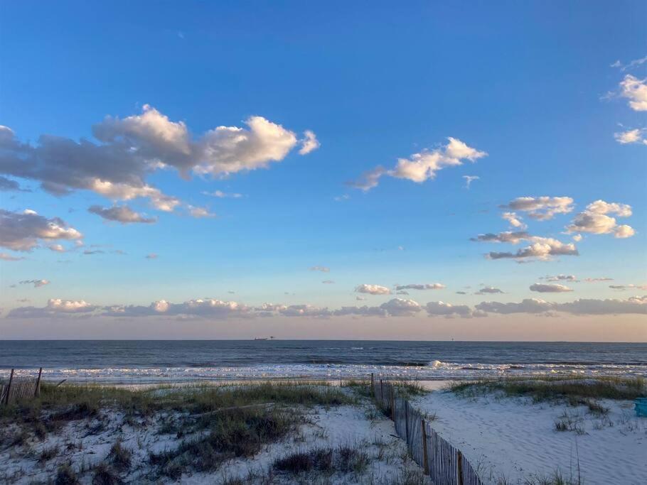 Eye-Catching Property W/ Picturesque Coastal Views Gulf Shores Luaran gambar